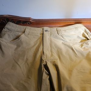 Patagonia guide / hiking pants.   Mens size 32/32.